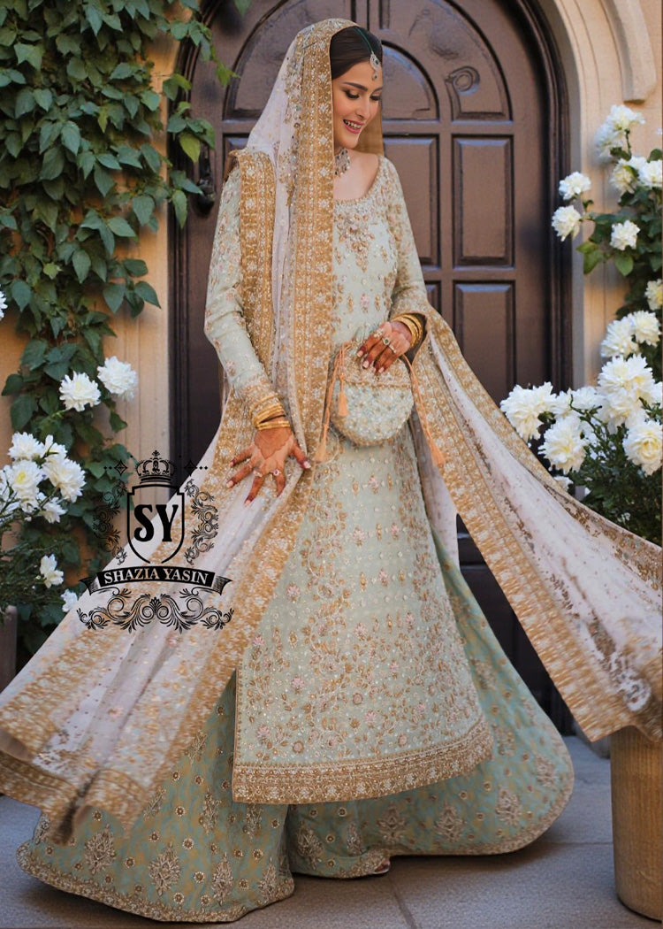 A Bridal dress woven from your dreams: incredibly magnificent, so that you feel like the heroine of your own fairy tale. A Two legged Lehenga silhouette, delicate embellishments, and a whisper of drama.