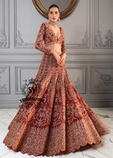 This enchanting Lehenga choli wedding dress, with its noble details and dazzling craftsmanship, is ready to capture all the attention on your wedding day. With this wedding dress, you will feel like the star of a fairytale!