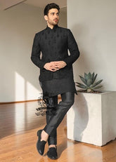 Discover the pleasure of a prince coat that truly fits you. Perfect for the contemporary groom who wants to make an impact.