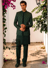 We shine the spotlight on this handsome groom, clad in a breathtakingly beautiful prince coat. Crafted from exquisite hand embellished, a perfect elegant Prince Coat for the timeless mehndi groom.