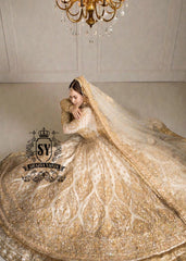 An organza Anarkali Pishwas silhouette, a regal bearing. This Nikkah dress is a statement.
Designed for traditional brides, it traditionally and elegantly challenges the codes of classic romance.