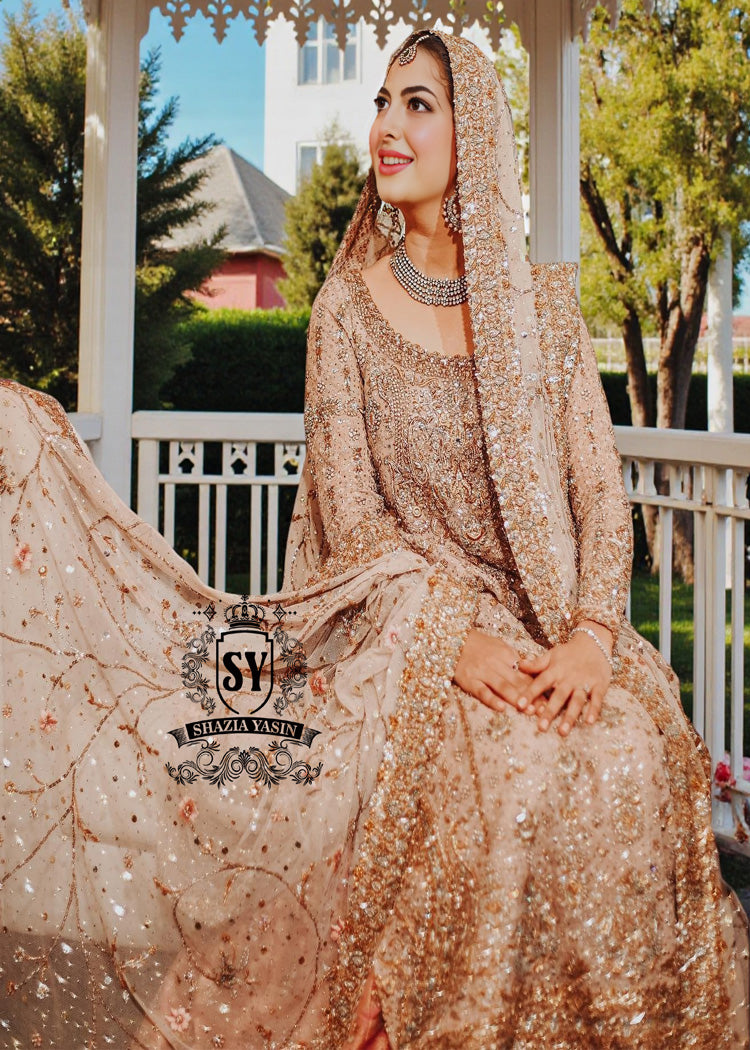 This incredibly romantic bridal dress will make any bride feel like a fairy tale heroine on her wedding day. Striking contrast with the voluminous farshi lehenga skirt.