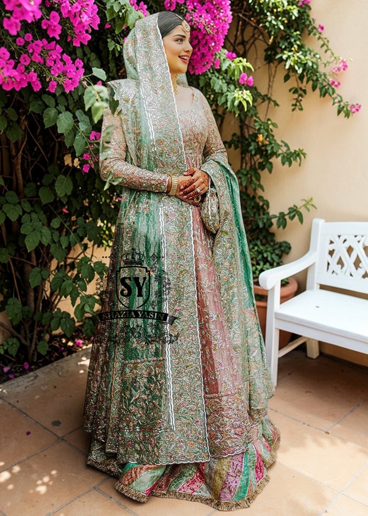 Make your dreams of a perfect wedding come true with our new collection of French lame wedding dresses! Each bridal gown is a masterpiece that combines classic elegance and modern Chatta Patti Lehenga design, creating an unforgettable impression.