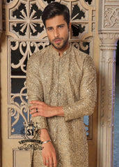 Unmistakable from every angle. A Kurta designed to leave an unforgettable impression.
The allure of details, the quality of materials, and the unmistakable style of Eid Special.