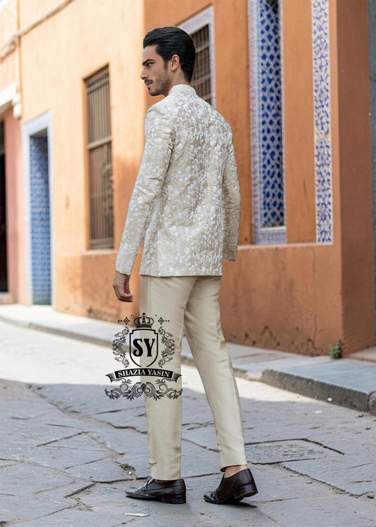 Impress everyone on your big day with a unique Dutch White Prince Coat. The perfect choice for the groom who values ​​elegance and originality. Dutch White is a new classic that will highlight your unique style.