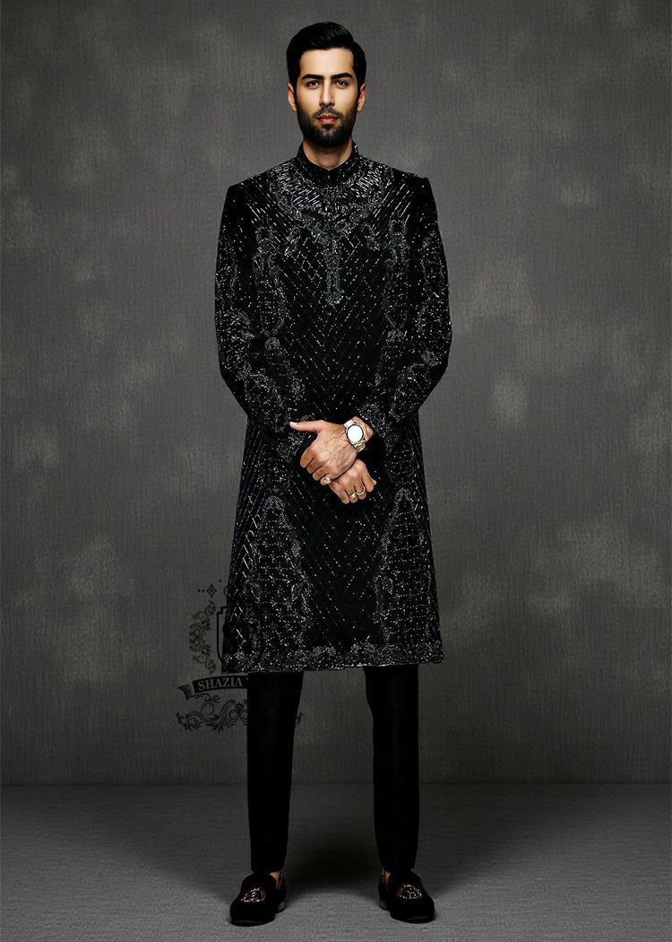 With its subtle sheen and textured embroidery, the sherwani is ideal for nikah ceremonies, intimate wedding receptions, and engagement dinners, especially on spring and autumn evenings.