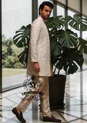 Introducing our absolute hit – a sherwani suit that will steal your hearts!
A Sherwani with a Straight-leg trousers = the perfect outfit.
Sleeves for maximum comfort.
A color that rejuvenates and adds radiance!